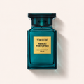 TOM FORD Neroli Portofino EDP 100 ml ležící na růžovobéžovém pozadí – MrRizz