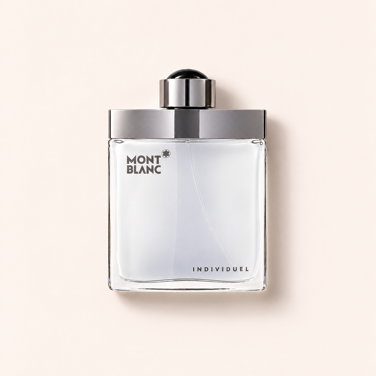 Montblanc Individuel EDT 75 ml, flakon na teplém světlém pozadí – MrRizz