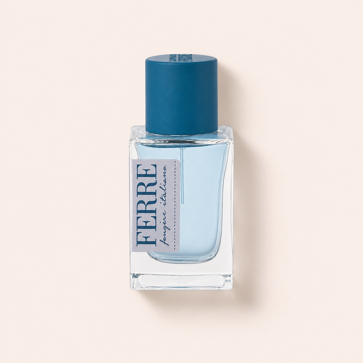 Gianfranco Ferré Fougere Italiano 30 ml – produktová fotografie na béžovém pozadí MrRizz