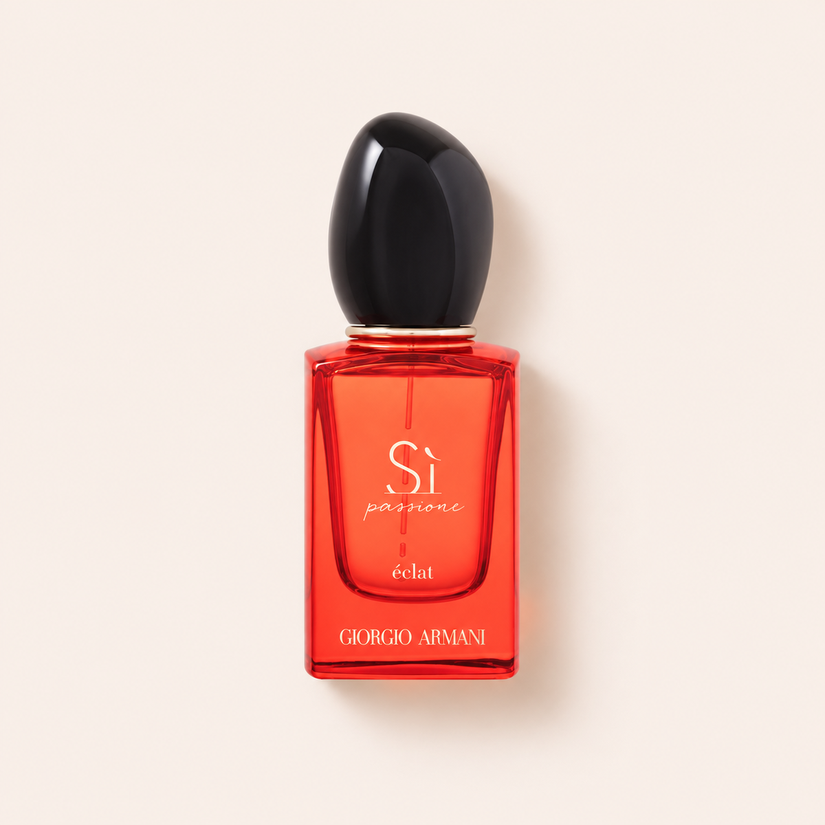 Giorgio Armani Si Passione Éclat 30 ml – produktová fotografie na béžovém pozadí MrRizz