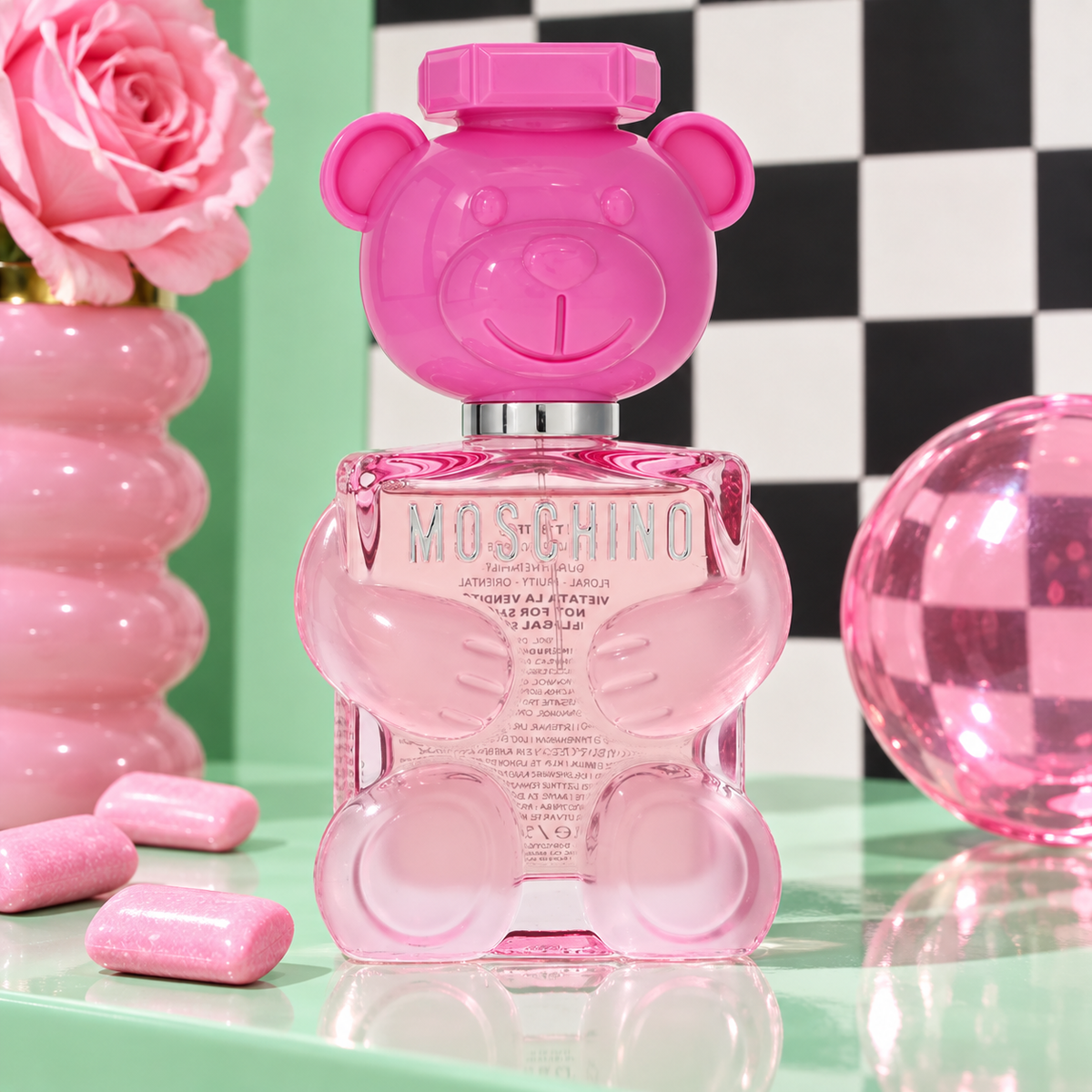 Moschino Toy 2 Bubble Gum EDT 100 ml – produkt v prostředí