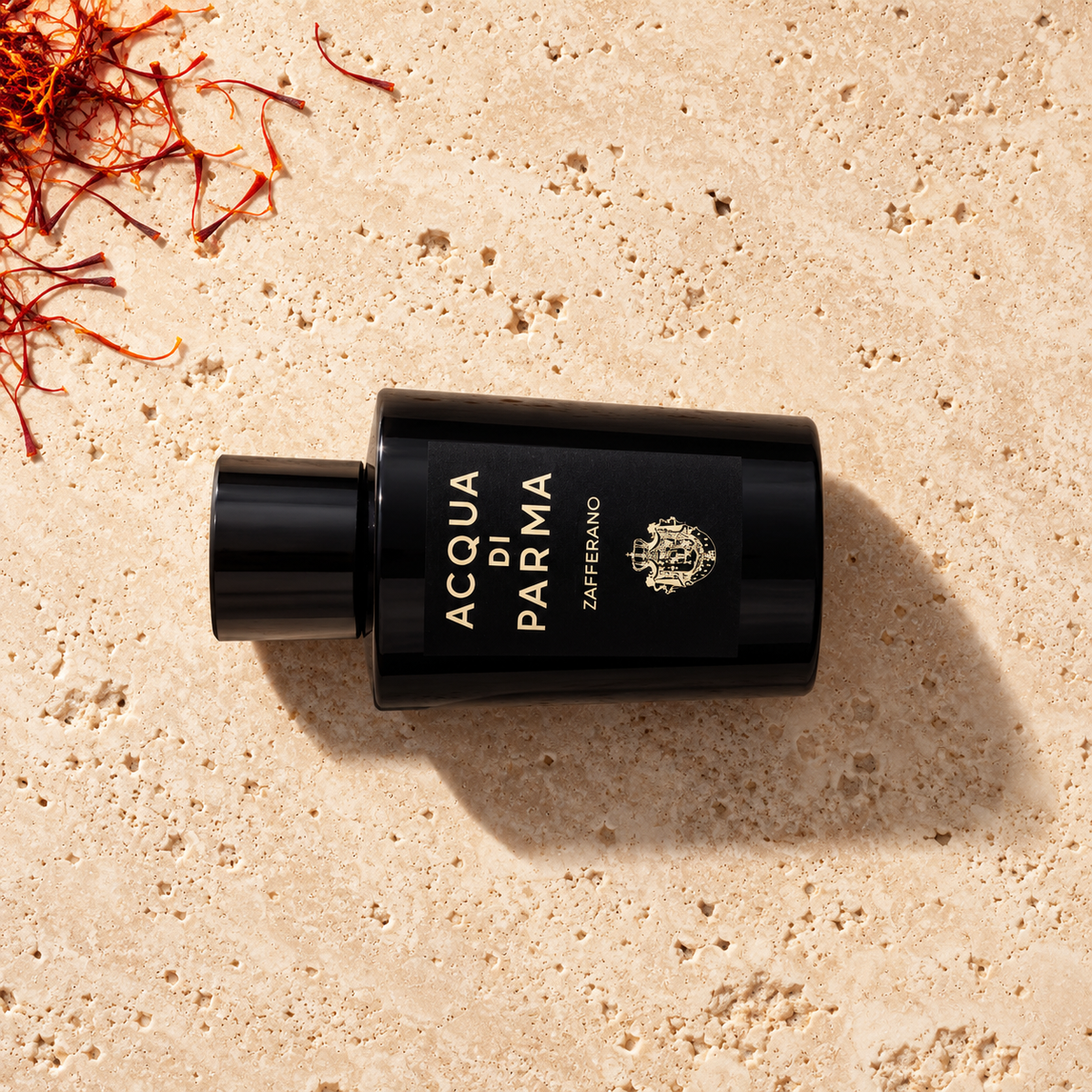 Acqua di Parma Signatures Of The Sun Zafferano 180 ml – parfém v prostředí, pohled shora s bočním stínem