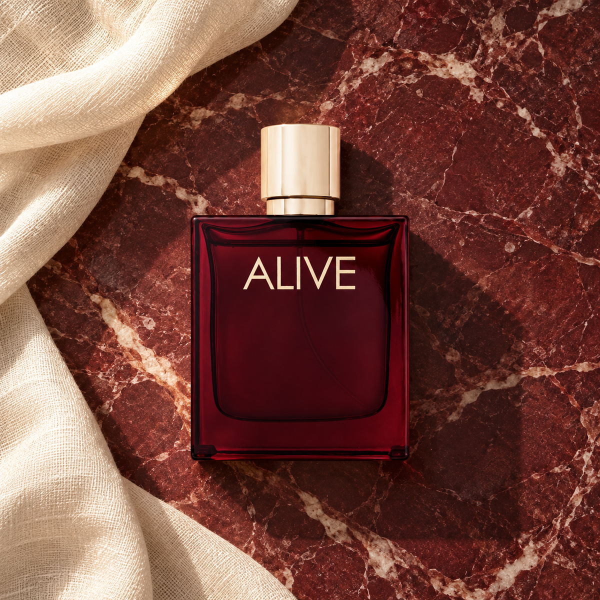 HUGO BOSS BOSS Alive Absolu Parfém 50 ml – parfém v prostředí, pohled shora s bočním stínem