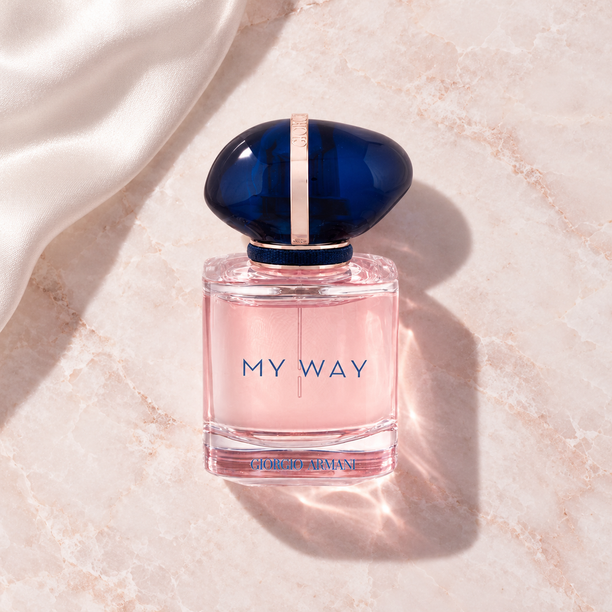 Giorgio Armani My Way EDP 30 ml – parfém v prostředí, pohled shora s bočním stínem
