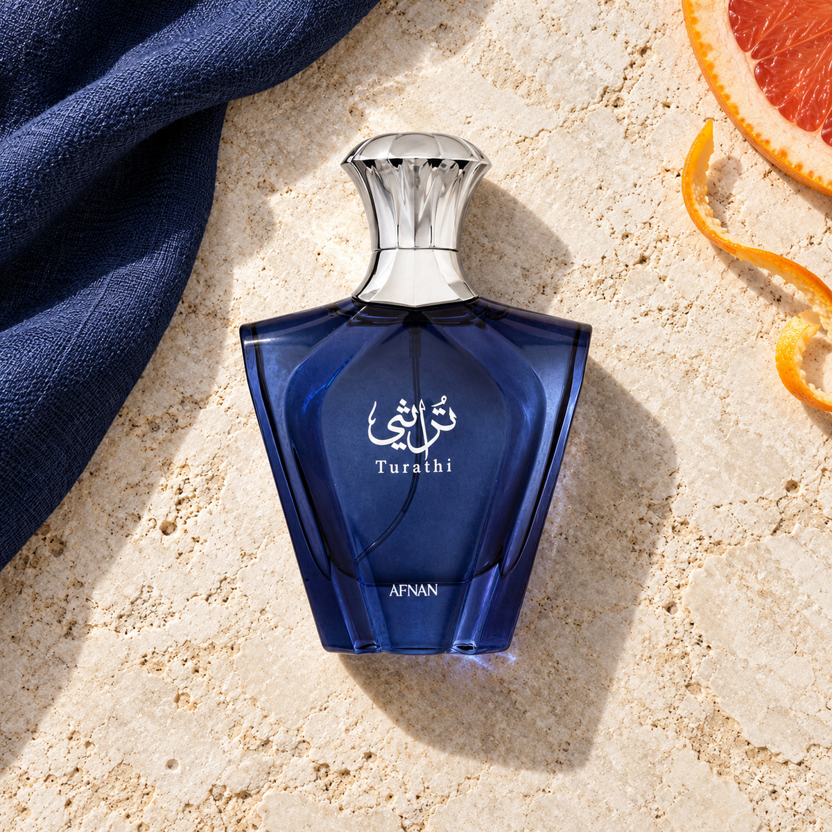 Afnan Turathi Blue EDP 90 ml – parfém v prostředí, pohled shora s bočním stínem