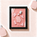 Parfemovy obraz Yum Boujee Marshmallow | 81 Kayali Fragrances v cernem ramu - ilustracni fotografie