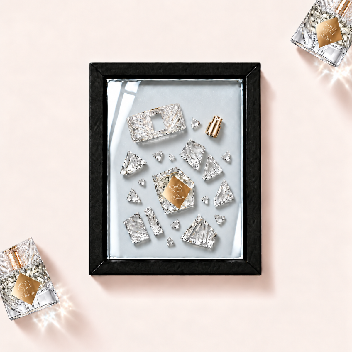Parfemovy obraz Kilian Roses on Ice v cernem ramu - ilustracni fotografie