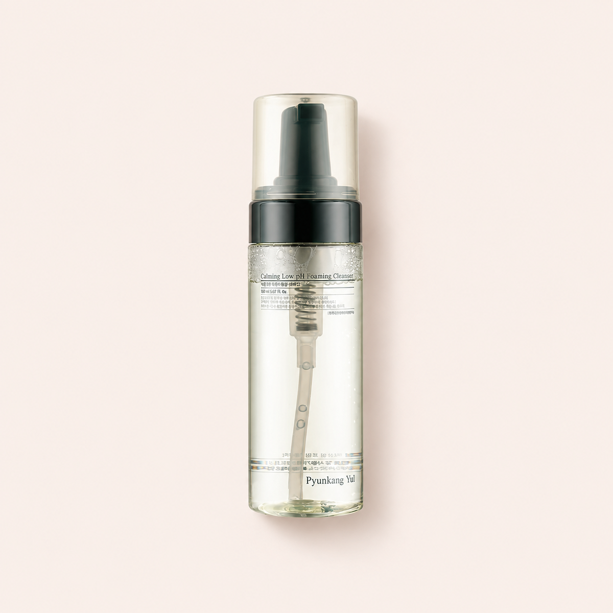 Pyunkang Yul Calming Low pH Foaming Cleanser 150 ml – produkt ležící na zádech, pohled shora