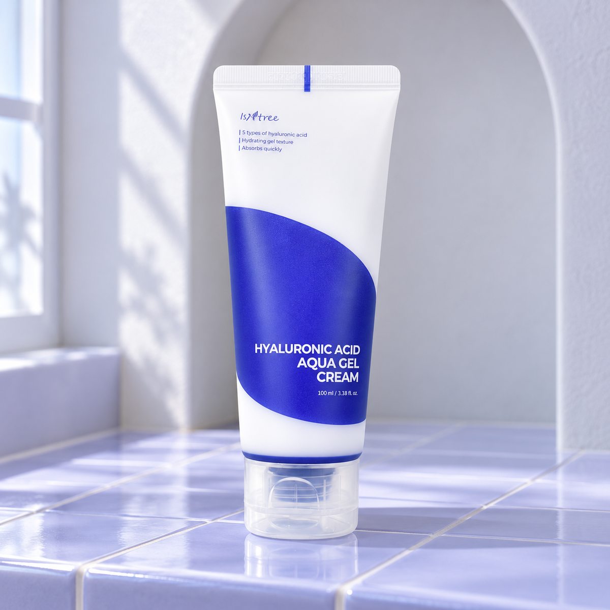 Isntree Hyaluronic Acid Aqua Gel Cream 100 ml – atmosférická fotografie – MrRizz