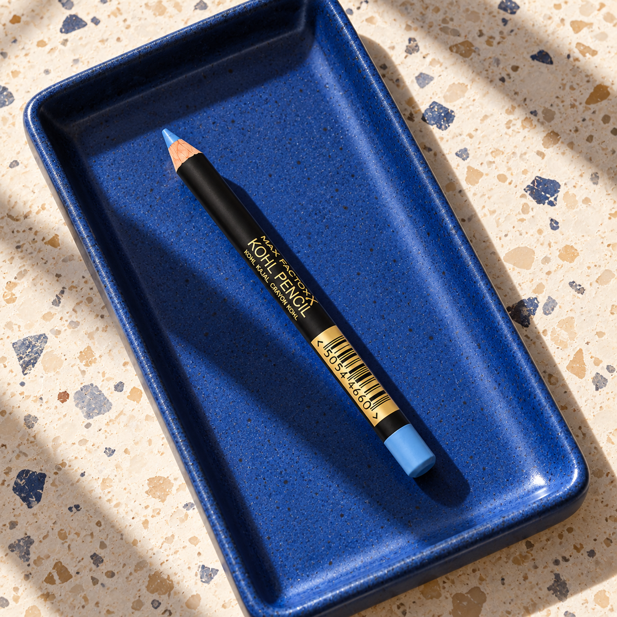 Max Factor Kohl Pencil 1,3 ml – atmosférická fotografie – MrRizz